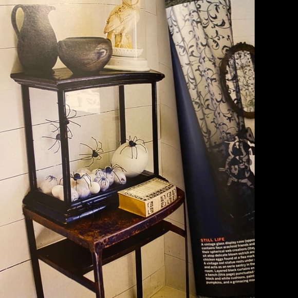 NEWpaperback book byMatthew Mead.Halloween. Style is shockingly simple. - Picture 3 of 9